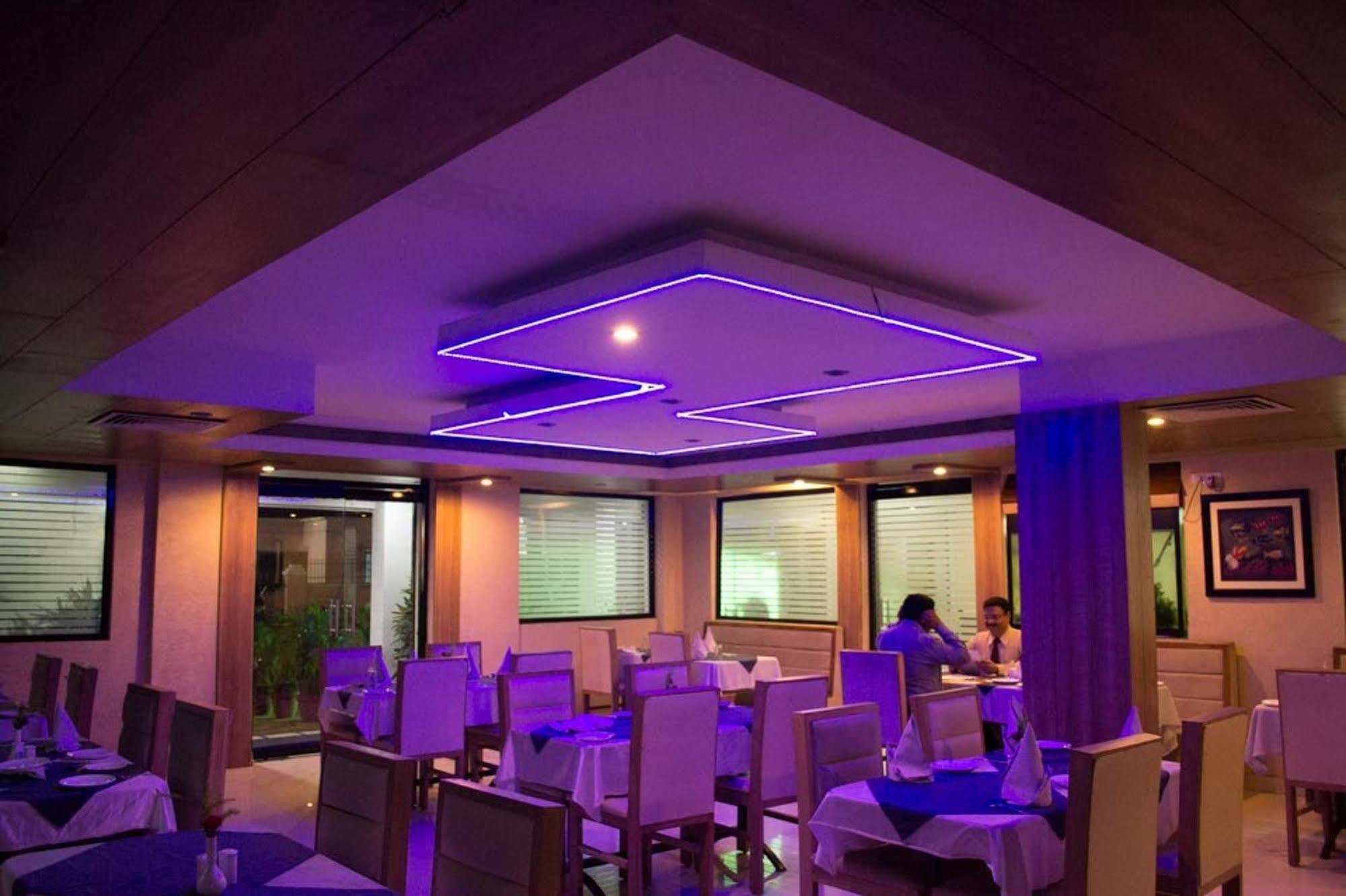 Oyo 1359 Hotel Best Inn Bhubaneswar Dış mekan fotoğraf