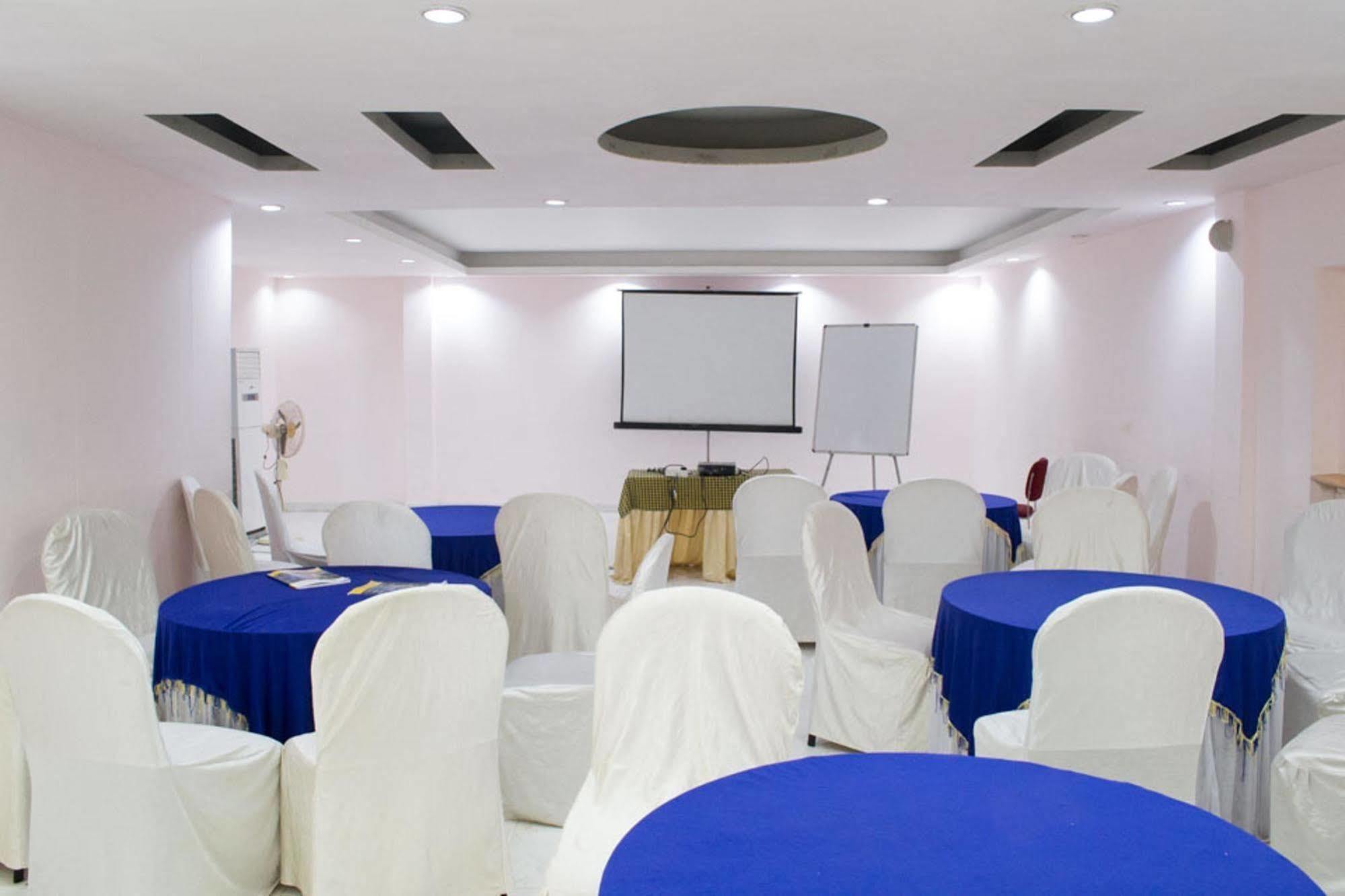 Oyo 1359 Hotel Best Inn Bhubaneswar Dış mekan fotoğraf